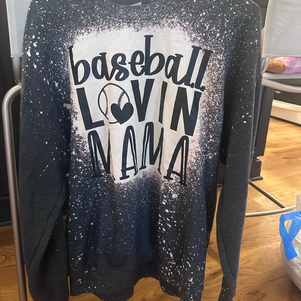Gildan Black and White Graphic Sweatshirt